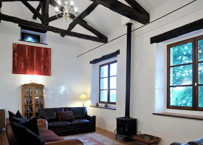 Fantastic 4 Bedroom Barn Conversion Near Cordes Sur Ciel