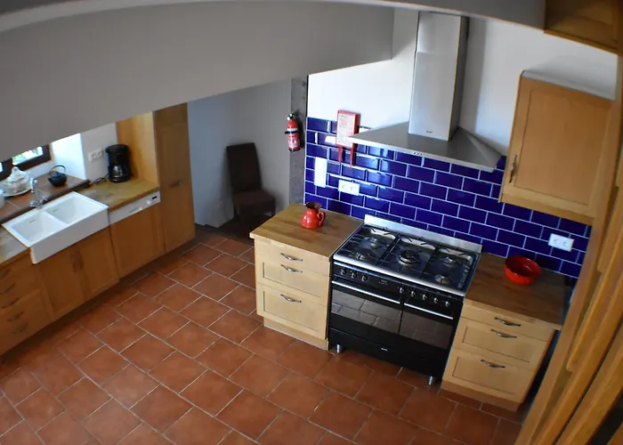 Fantastic 4 Bedroom Barn Conversion Near Cordes Sur Ciel Holiday home