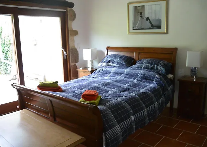 Fantastic 4 Bedroom Barn Conversion Near Cordes Sur Ciel Itzac