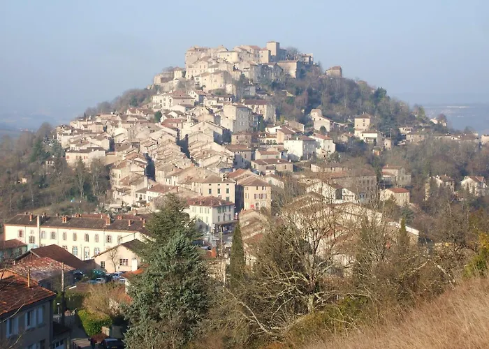 Holiday home Fantastic 4 Bedroom Barn Conversion Near Cordes Sur Ciel *